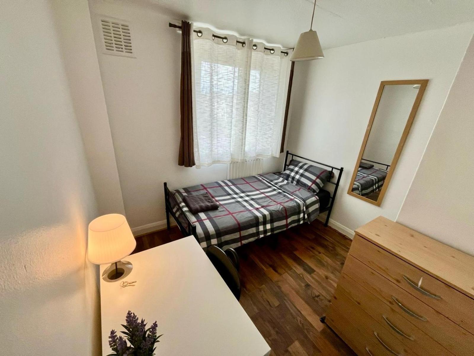 Whitechapel Station Rooms لندن المظهر الخارجي الصورة